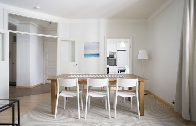 2ndhomes 2BR apartment by the Esplanade Park - Photo 9