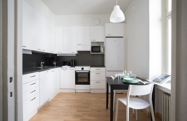 2ndhomes 2BR apartment by the Esplanade Park - Photo 11