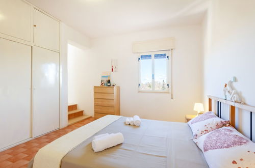 Foto 4 - Porto Cesareo Air-conditioned Villa Sleeps 12 Torre Lapillo