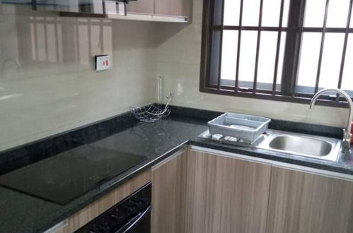 Photo 6 - Bedroomed Fully Furnished Apartment Near East Park Mall