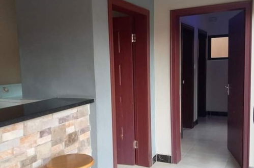 Foto 13 - Bedroomed Fully Furnished Apartment Near East Park Mall