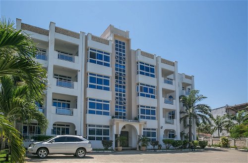 Photo 2 - Almasi Oceanfront Apartment