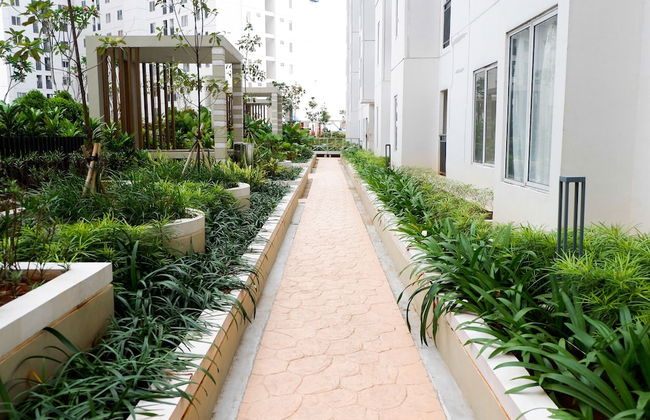 Simply 2BR with Pool View Bassura City Apartment - Foto 17