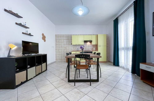 Foto 16 - Beautiful 2-bed Apartment in Marina di Mancaversa