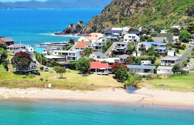 Beachfront Getaway - Foto 24
