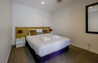 Photo 2 - Cosy Renovated 1 Bedroom Apartment in CBD Hotel