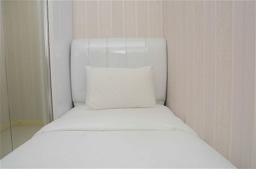 Photo 5 - Comfortable and Clean 2BR Green Pramuka Apartment