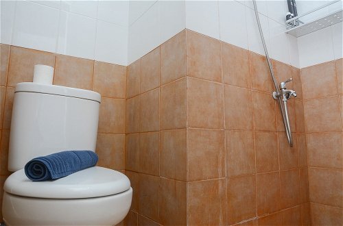 Photo 12 - Comfortable and Clean 2BR Green Pramuka Apartment