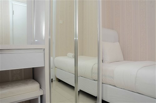 Photo 3 - Comfortable and Clean 2BR Green Pramuka Apartment