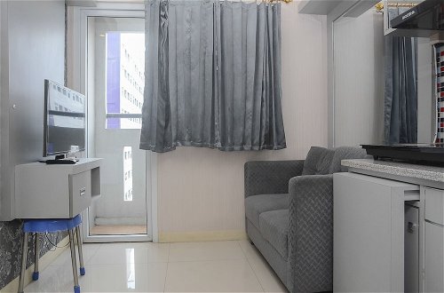 Photo 10 - Comfortable and Clean 2BR Green Pramuka Apartment