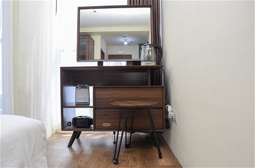 Foto 11 - Nice And Cozy Studio At Tifolia Apartment
