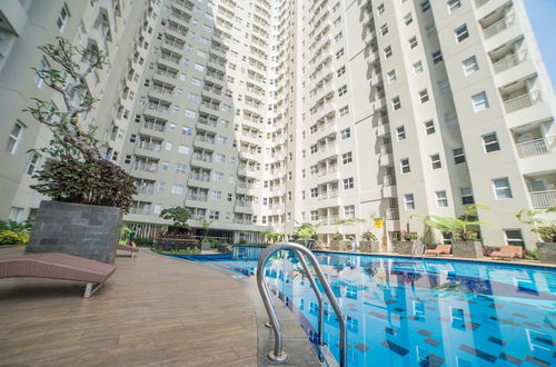 Photo 10 - Relaxing Studio Apartment at Parahyangan Residence with Mountain View