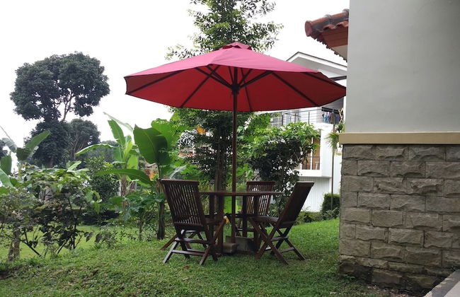 Villa Sabrina Bumi Ciherang - Foto 19