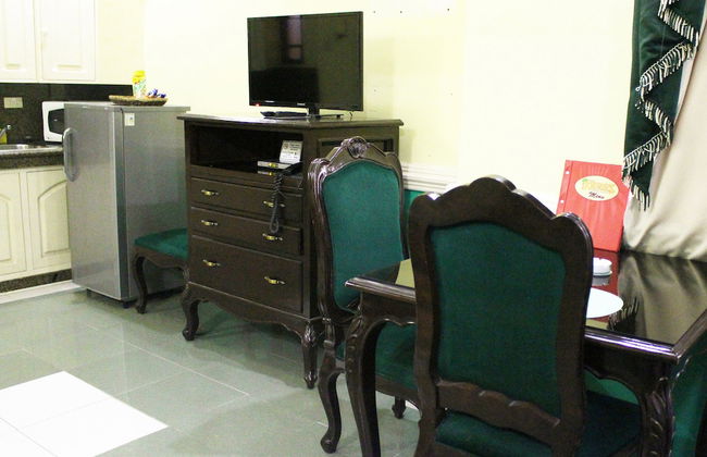 Kokomo's Suites Hotel - Photo 42