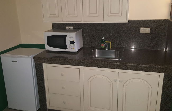 Kokomo's Suites Hotel - Photo 27