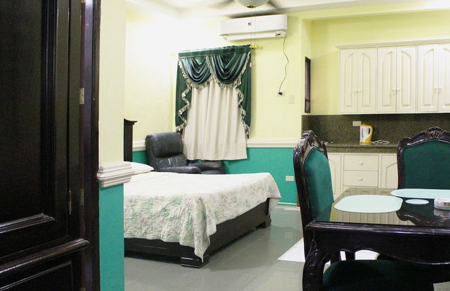 Kokomo's Suites Hotel - Photo 14