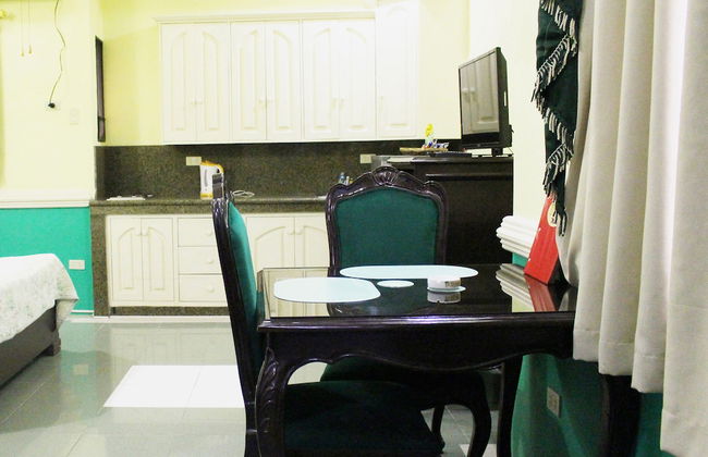 Kokomo's Suites Hotel - Photo 26