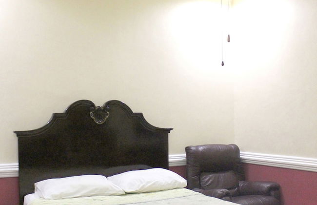 Kokomo's Suites Hotel - Photo 10
