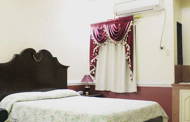 Kokomo's Suites Hotel - Photo 25