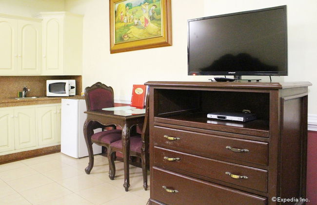 Kokomo's Suites Hotel - Photo 43