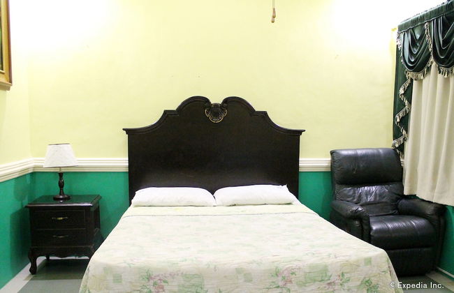 Kokomo's Suites Hotel - Photo 17
