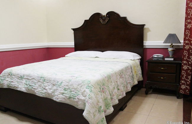Kokomo's Suites Hotel - Photo 15