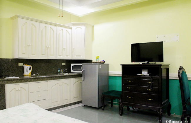 Kokomo's Suites Hotel - Photo 31