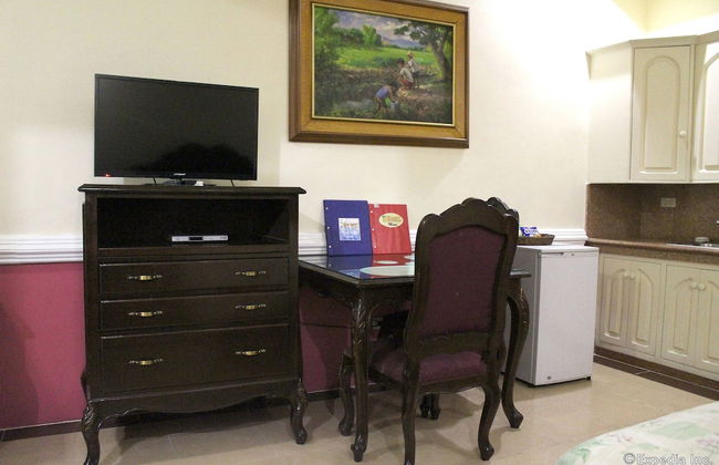 Kokomo's Suites Hotel - Photo 40