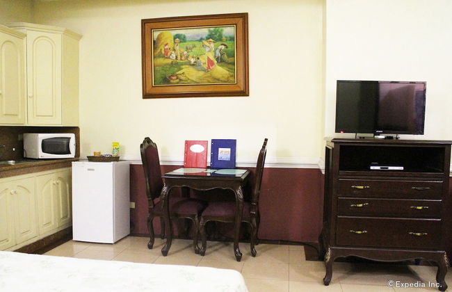 Kokomo's Suites Hotel - Photo 22