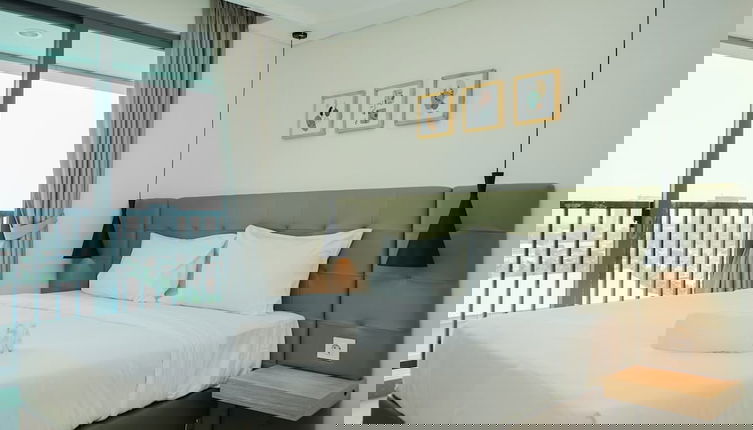 Foto 1 - Comfy And Minimalist Studio At Embarcadero Bintaro Apartment