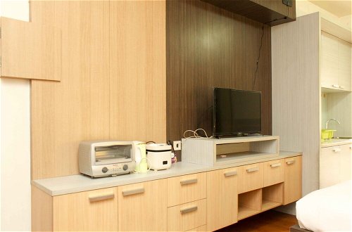 Photo 13 - Comfort Studio Apartment At Metropark Condominium Jababeka