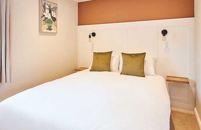 Host Stay Porter Cottage - Photo 3