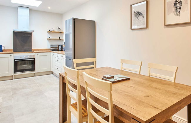 Host Stay Porter Cottage - Photo 7