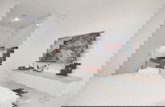 Foto 2 - Cozy Living And Homey Studio Apartment Tuscany Residences