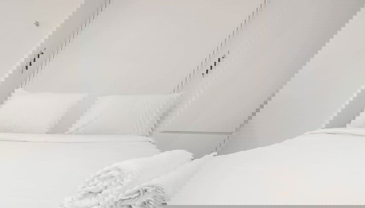 Foto 1 - Cozy Living And Homey Studio Apartment Tuscany Residences