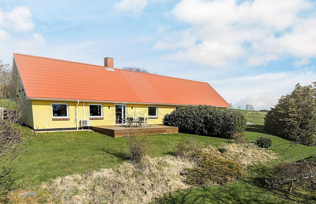 4 Person Holiday Home in Ostervra - Foto 39