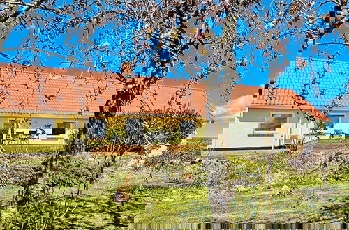 Foto 1 - 4 Person Holiday Home in Ostervra