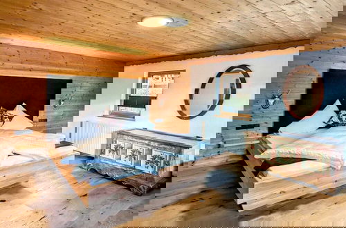 Foto 5 - Spacious Holiday Home in Distelberg With Sauna
