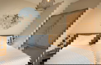 Foto 2 - Modern Apartment With Dishwasher, Beach at 100m