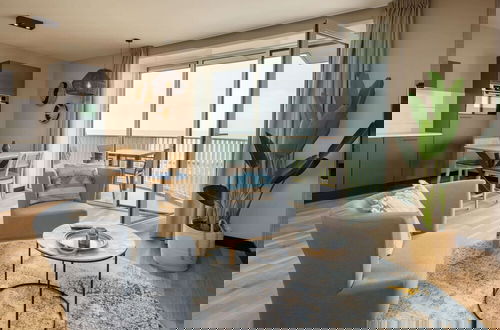 Foto 7 - Modern Apartment With Dishwasher, Beach at 100m