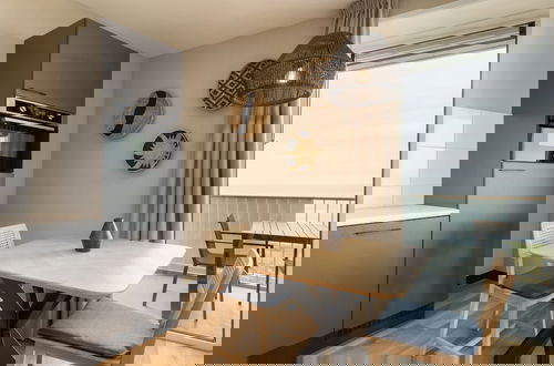 Foto 10 - Modern Apartment With Dishwasher, Beach at 100m
