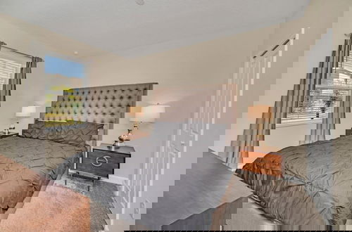 Foto 2 - Ultimate 9 Champions Gate Resort Property With Spa 9 Bedroom Villa by RedAwning