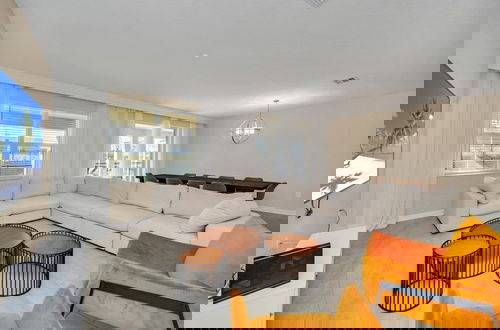 Foto 26 - Ultimate 9 Champions Gate Resort Property With Spa 9 Bedroom Villa by RedAwning
