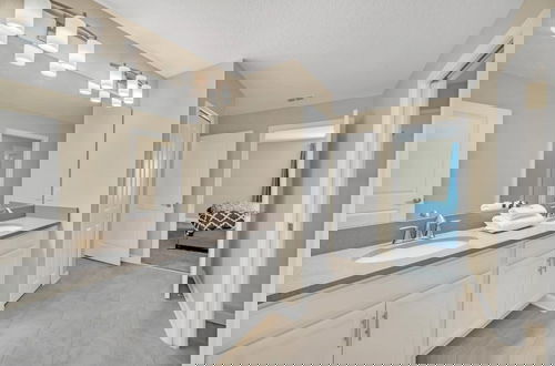 Foto 41 - Ultimate 9 Champions Gate Resort Property With Spa 9 Bedroom Villa by RedAwning