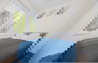 Foto 2 - Andersa Apartment near Old Town by Renters