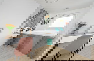 Foto 3 - Stylish Apartment With Garage by Renters