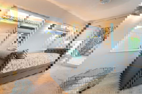 Foto 36 - Beach Haven by Avantstay Pool + Ocean Views Steps From the Beach