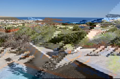 Foto 38 - Superb Villa With Pool and sea View