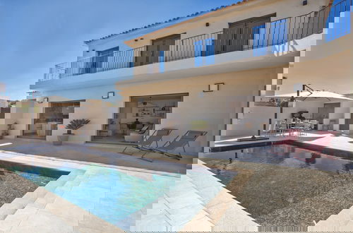 Foto 36 - Superb Villa With Pool and sea View