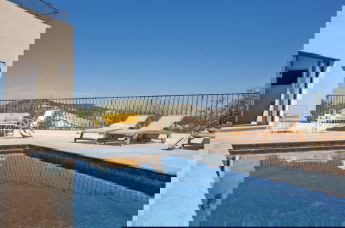 Foto 30 - Superb Villa With Pool and sea View